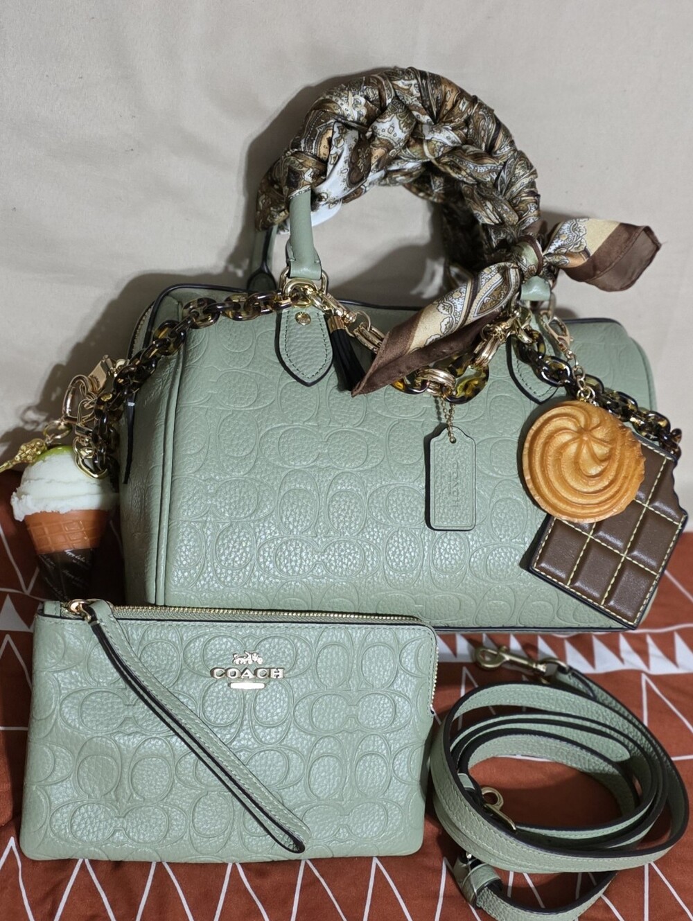 Coach Pistachio Embossed Rowan & matching wristlet - Picture 2 of 13